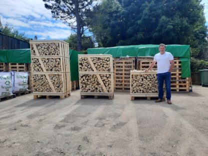 0.8m3 crate of Oak Logs